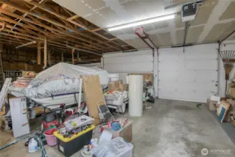 Large shop with 3 garage doors