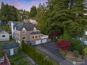 Designed for both recreation and convenience, the sport court/driveway combines functionality and play.