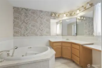 Main Bathroom Suite