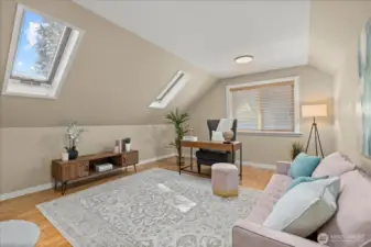 Not seen, another nook to the left!