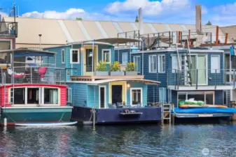 Two story houseboat with both decks facing a wide private channel to admire the park and wildlife every single day.