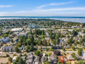 Ideal Crown Hill location near Metropolitan Market, popular eateries and shopping.