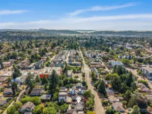 A beautiful Seattle neighborhood with tree-lined streets and close to Ballard, Phinney and Golden Gardens!