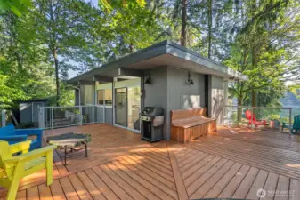 Beautiful oversized deck, perfect for entertaining and spending time outside.