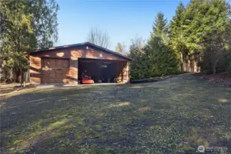 Shop / barn- Finished shop area 12' x 36'. Barn 24' x 36'