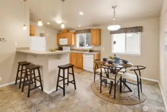 Nice kitchen with great bar-countertop space.
