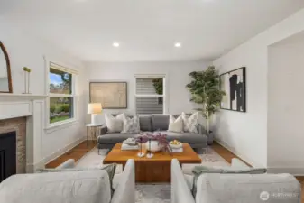 Spacious, light and bright main floor