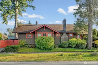 Beautiful corner lot in highly desirable North Tacoma