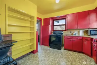 Cute built ins in kitchen