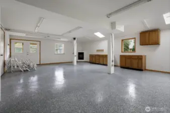 Shop space / Flex area