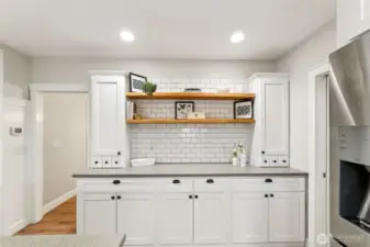 Kitchen Built In Sideboard / China