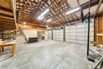 Garage & workspace