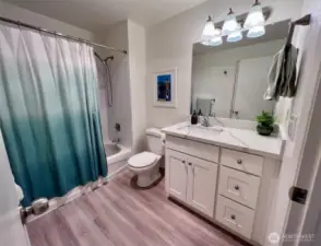unit 03 full bathroom