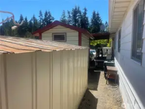 Older metal building of good size!
