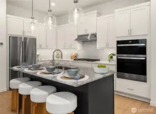 Great cabinet layout with ample storage