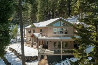 Two private decks to take in the scenery
