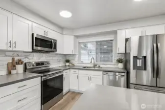 This photo has been virtually staged.