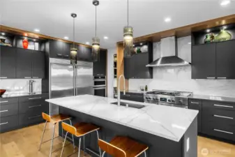 Large Chef's Kitchen with High-End Appliances