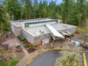 Woodinville liabrary is just steps away!