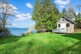 The detached studio with deck,perfect for detached office or sleeping porch...