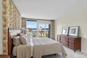 Wake up to views to the light house!