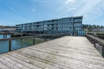 Nice sandy beach in front of complex