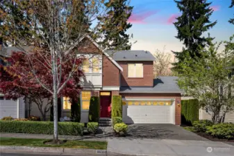 Welcome to famed Education Hill! Sun-drenched 3 Bedroom with Loft, 2.5 Bath Craftsman home in Tyler's Creek. The home is in a vibrant community with a neighborhood park, playground area. Top-rated Lake Washington schools including Mann Elementary!