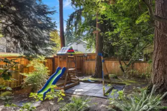 Kids enjoy the yard and PNW vibe