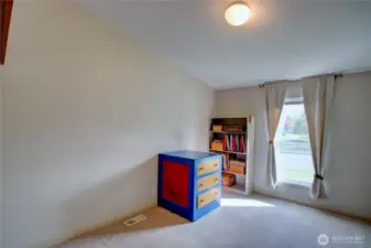 2nd bedroom