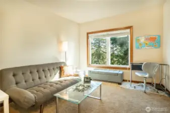 Loft with the windows to the trees - feels like a treefort!