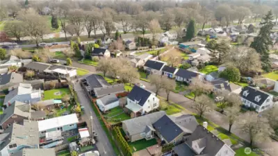 Lake Sacajawea One Block Away