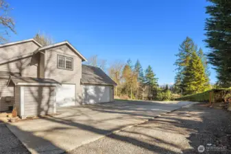 3 Car attached garage at the house. So much parking!