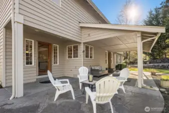 Covered and non-covered patios. Ideal for entertaining