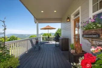 Wrap Around Deck-Views!