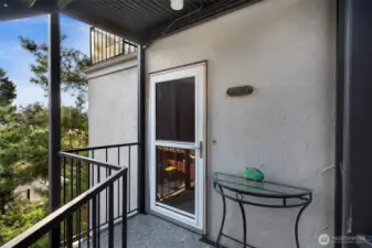 Private covered entry