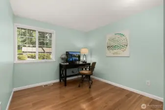 Upper level office or optional bedroom.