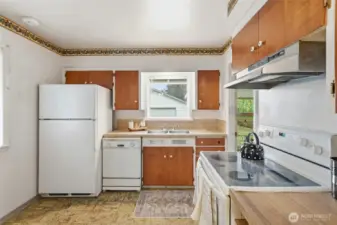 Kitchen - Main floor