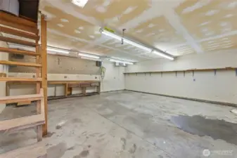 Workshop w/ storage loft