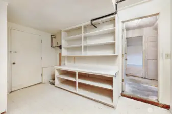 Lower level mud room