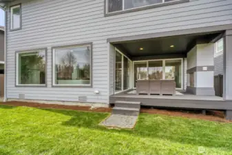 Covered Deck & Fenced Yard