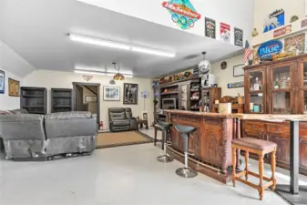 Lower shop living area