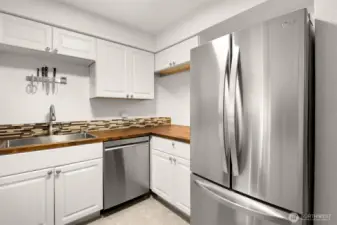 Plenty of Kitchen Storage