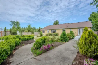 Garden walks accessible via rear ramps