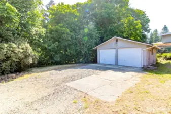 24x30 garage with power. Has a sewer and water stub