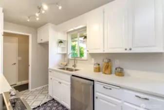 New quartz countertops, newer stainless steel appliances