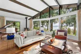 Light filled Living, with Room for a Piano!