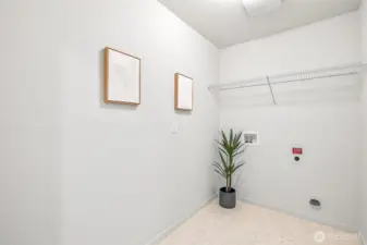 Photographs are for illustrative purposes only. Features, finishes, interior/exterior colors, landscaping and floorplan shown may vary from actual homes built.