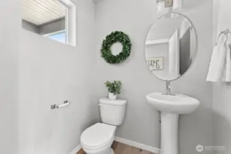 Photographs are for illustrative purposes only. Features, finishes, interior/exterior colors, landscaping and floorplan shown may vary from actual homes built.