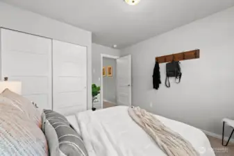 Photographs are for illustrative purposes only. Features, finishes, interior/exterior colors, landscaping and floorplan shown may vary from actual homes built.