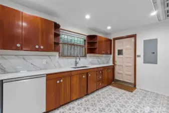 plenty of cabinet space